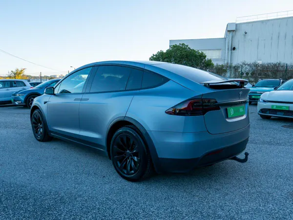Tesla Model X - Photo 10