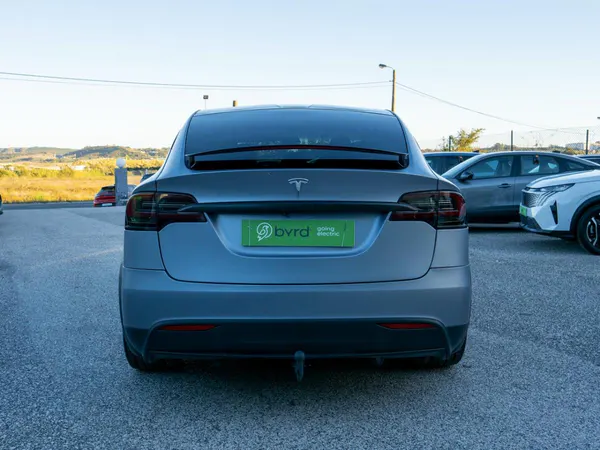 Tesla Model X - Photo 11