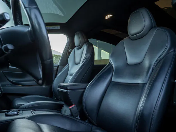 Tesla Model X - Photo 24