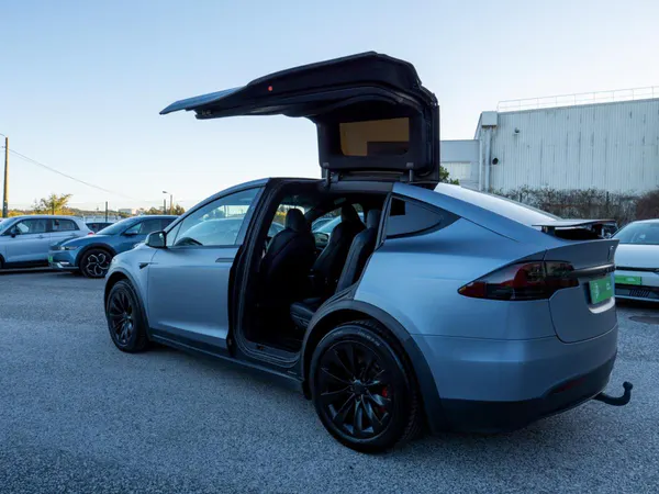 Tesla Model X - Photo 27