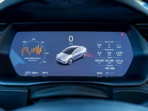Tesla Model X - Photo 34