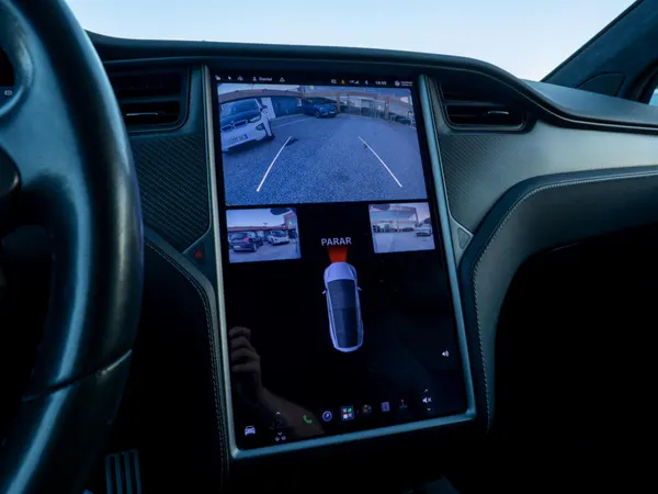 Tesla Model X - Photo 36