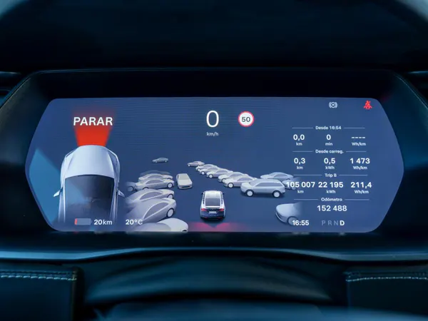 Tesla Model X - Photo 37