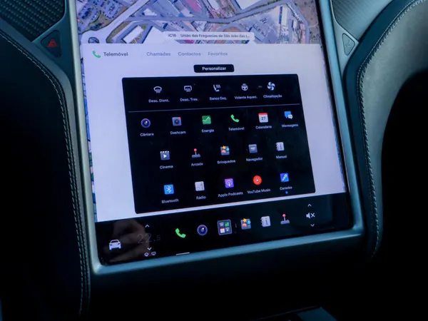 Tesla Model X - Photo 38