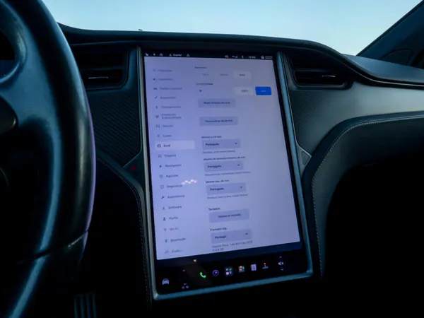 Tesla Model X - Photo 42