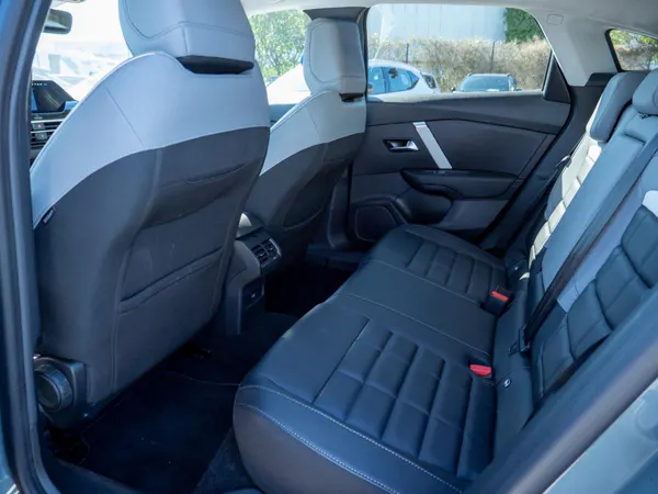 Citroen e-C4 - Photo 8
