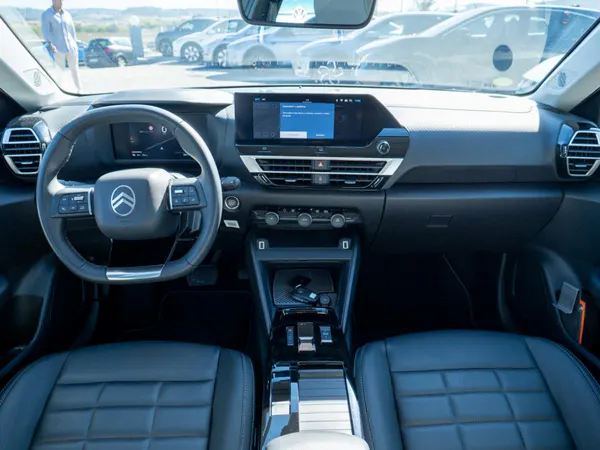 Citroen e-C4 - Photo 10
