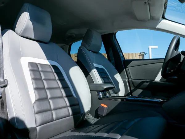 Citroen e-C4 - Photo 18