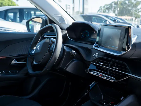Peugeot e-2008 - Photo 17
