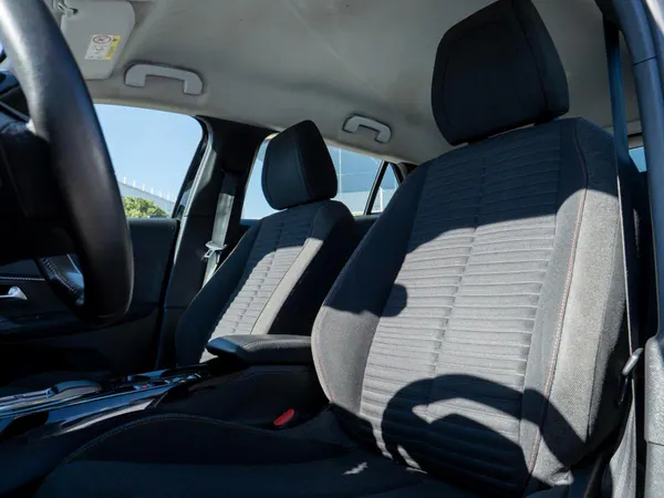 Peugeot e-2008 - Photo 22