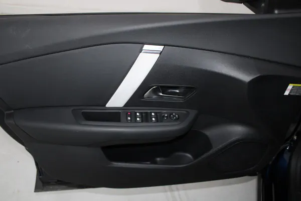 Citroen e-C4 - Photo 9