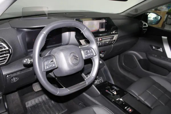 Citroen e-C4 - Photo 11