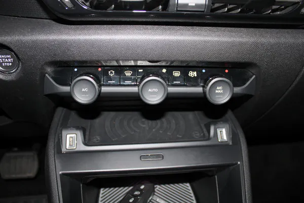Citroen e-C4 - Photo 18
