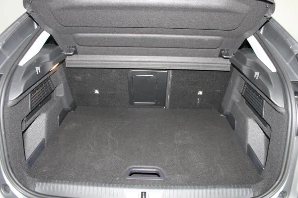 Citroen e-C4 X - Photo 8