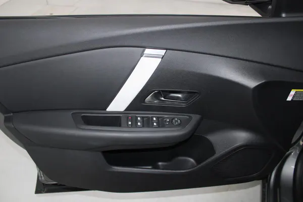 Citroen e-C4 X - Photo 9