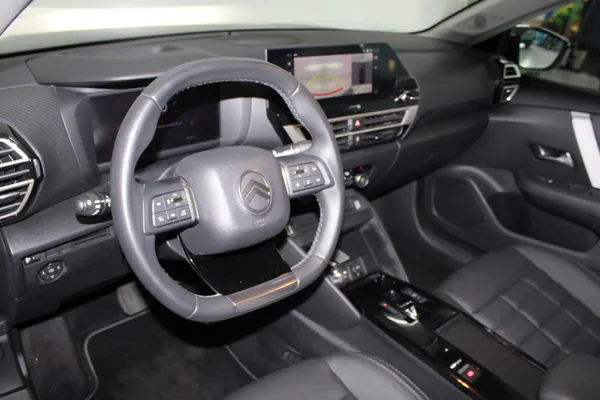 Citroen e-C4 X - Photo 11