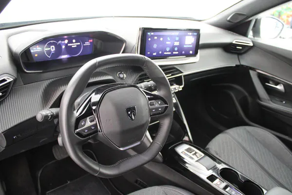 Peugeot e-2008 - Photo 11