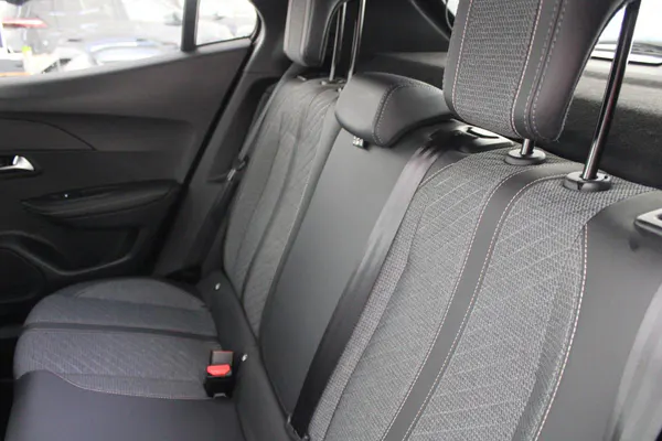 Peugeot e-2008 - Photo 13