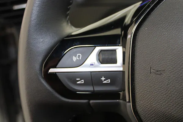 Peugeot e-2008 - Photo 14