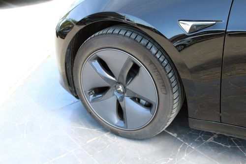 Tesla Model 3 - Photo 5