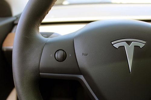 Tesla Model 3 - Photo 22