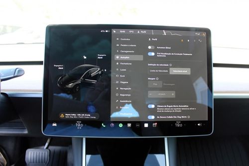 Tesla Model 3 - Photo 29