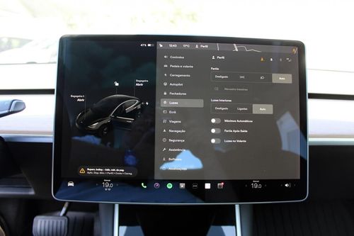 Tesla Model 3 - Photo 30