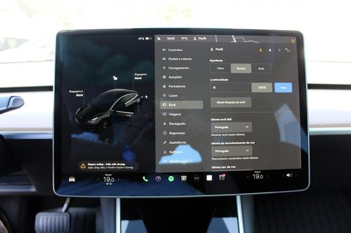Tesla Model 3 - Photo 31