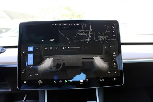 Tesla Model 3 - Photo 33