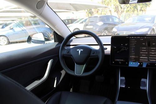 Tesla Model 3 - Photo 41