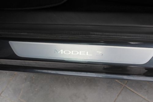 Tesla Model 3 - Photo 14