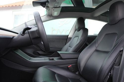 Tesla Model 3 - Photo 17