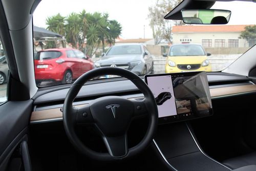Tesla Model 3 - Photo 18