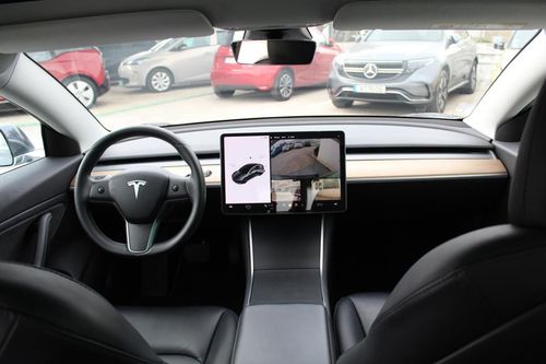 Tesla Model 3 - Photo 19