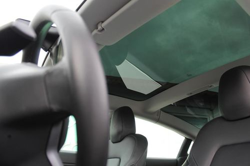 Tesla Model 3 - Photo 20
