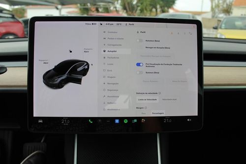 Tesla Model 3 - Photo 28