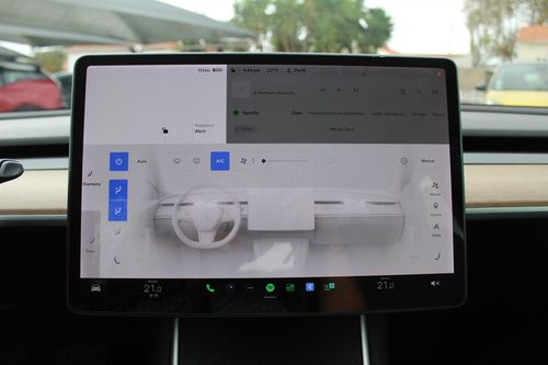 Tesla Model 3 - Photo 31