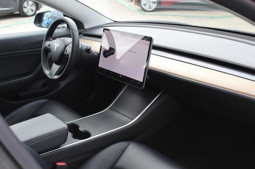 Tesla Model 3 - Photo 41