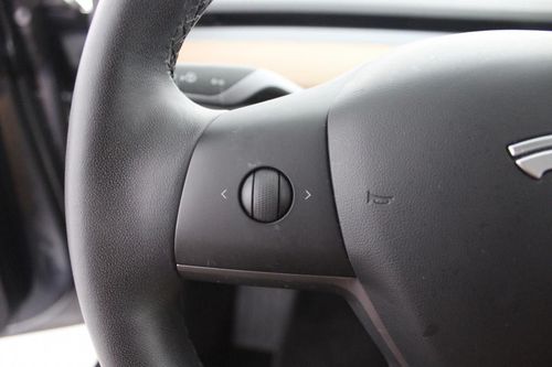 Tesla Model 3 - Photo 12
