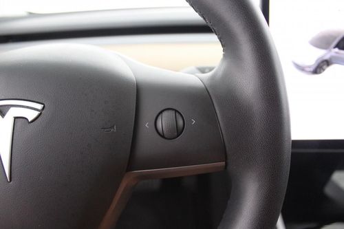 Tesla Model 3 - Photo 13