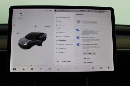 Tesla Model 3 - Photo 17