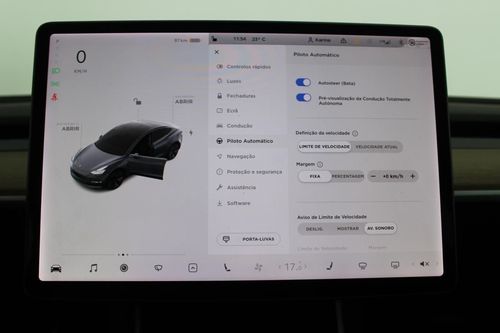 Tesla Model 3 - Photo 18