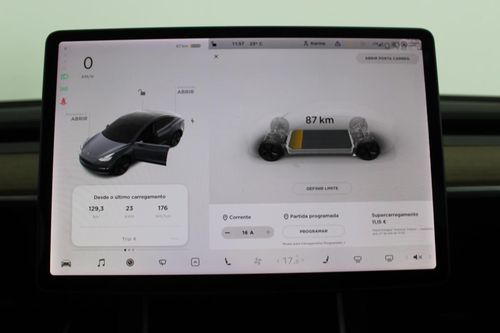 Tesla Model 3 - Photo 23