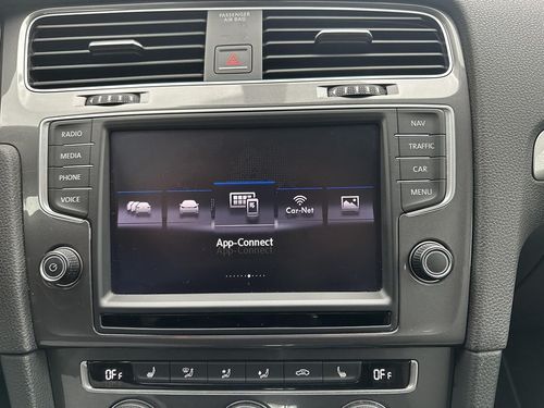 Volkswagen e-Golf - Photo 23
