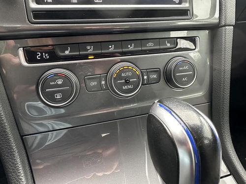 Volkswagen e-Golf - Photo 36