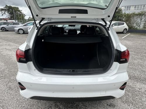 MG MG5 - Photo 19