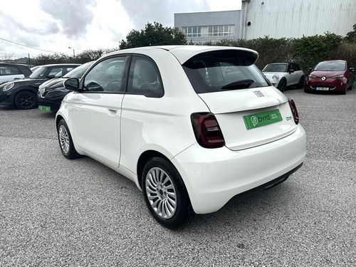 Fiat 500e - Photo 11