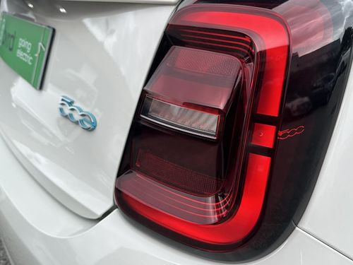 Fiat 500e - Photo 13