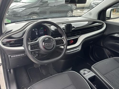 Fiat 500e - Photo 16