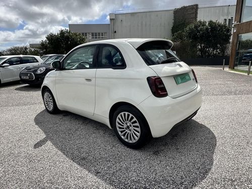 Fiat 500e - Photo 9